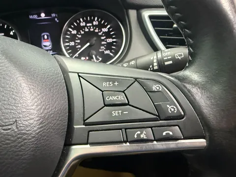NISSAN QASHQAI 1.5 dCi Tekna 5dr