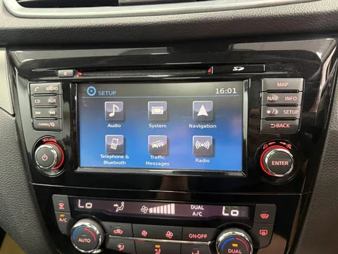 NISSAN QASHQAI 1.5 dCi Tekna 5dr
