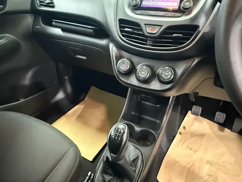 VAUXHALL VIVA 1.0 SE 5dr [A/C]