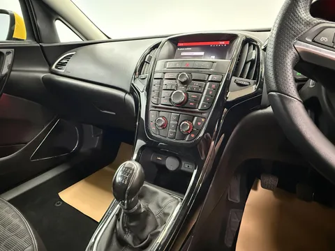 VAUXHALL GTC 1.4T 16V 140 SRi 3dr