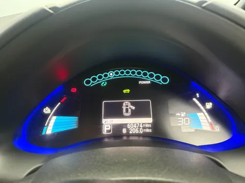 NISSAN LEAF 80kW Tekna 24kWh 5dr Auto