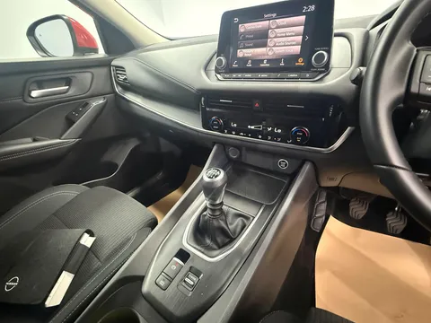 NISSAN QASHQAI 1.3 DiG-T MH 158 Acenta Premium 5dr