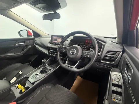 NISSAN QASHQAI 1.3 DiG-T MH 158 Acenta Premium 5dr