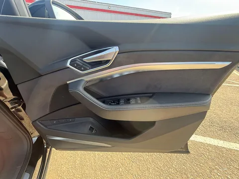 AUDI E-TRON 230kW 50 Quattro 71kWh Black Edition 5dr Auto