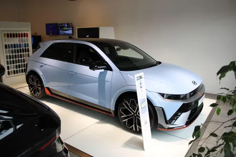 2022 Hyundai i30 2.0 T-GDi Drive-N Limited Edition DCT Euro 6 (s/s) 5dr LIMITED EDITION CAR! photo