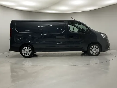DL73UPA Renault Trafic LL30 Blue dCi 150 Extra Van Thumbnail #2