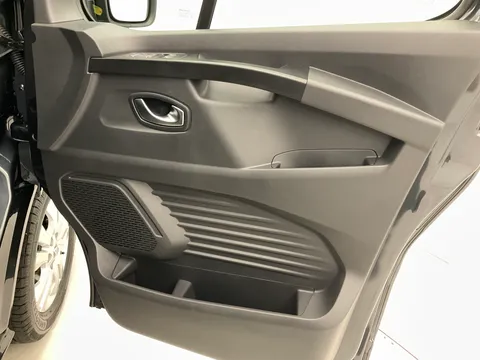 DL73UPA Renault Trafic LL30 Blue dCi 150 Extra Van Thumbnail #4