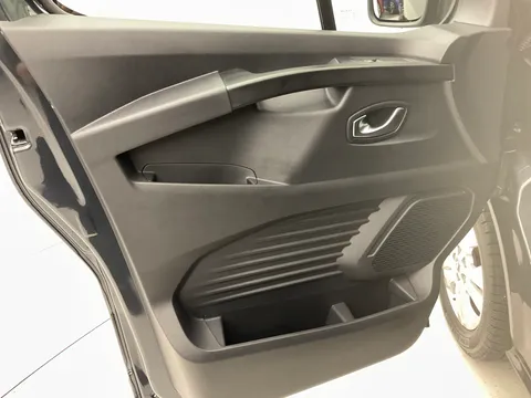 DL73UPA Renault Trafic LL30 Blue dCi 150 Extra Van Thumbnail #6