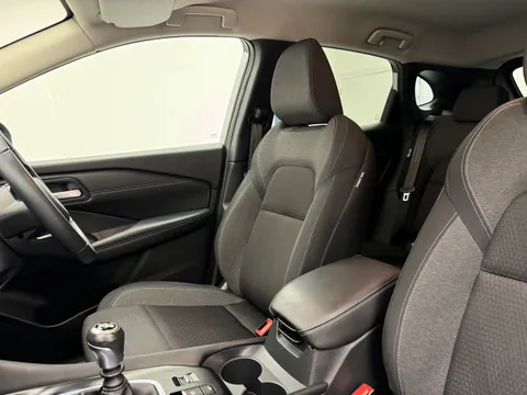 VK22AUP Nissan Qashqai 1.3 DiG-T MH N-Connecta 5dr Thumbnail #20