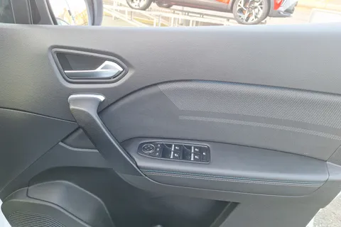 BF74UJR Renault Symbioz 1.6 E-Tech FHEV 145 Techno Esprit Alpine 5dr Auto Thumbnail #41