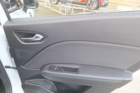 BF74UJR Renault Symbioz 1.6 E-Tech FHEV 145 Techno Esprit Alpine 5dr Auto Thumbnail #42