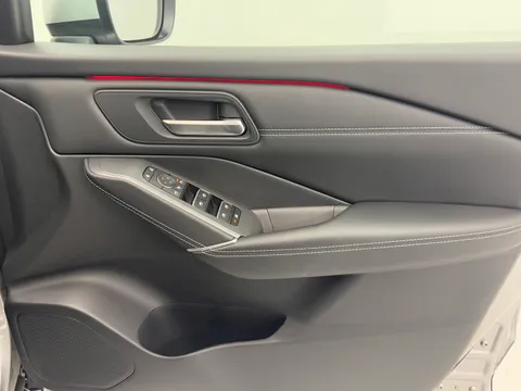 DP24XZE Nissan Qashqai 1.5 E-Power N-Connecta [Glass Roof] 5dr Auto Thumbnail #21