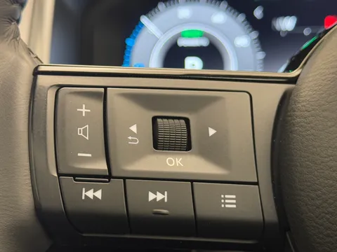 DP24XZE Nissan Qashqai 1.5 E-Power N-Connecta [Glass Roof] 5dr Auto Thumbnail #24