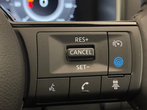 DP24XZE Nissan Qashqai 1.5 E-Power N-Connecta [Glass Roof] 5dr Auto Thumbnail #25