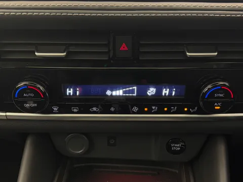 DP24XZE Nissan Qashqai 1.5 E-Power N-Connecta [Glass Roof] 5dr Auto Thumbnail #30