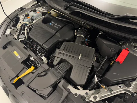 DP24XZE Nissan Qashqai 1.5 E-Power N-Connecta [Glass Roof] 5dr Auto Thumbnail #32