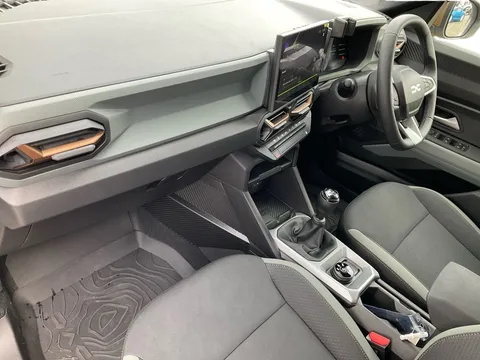 BD74VZY Dacia Duster 1.2 TCe 130 Extreme 5dr 4X4 Thumbnail #5