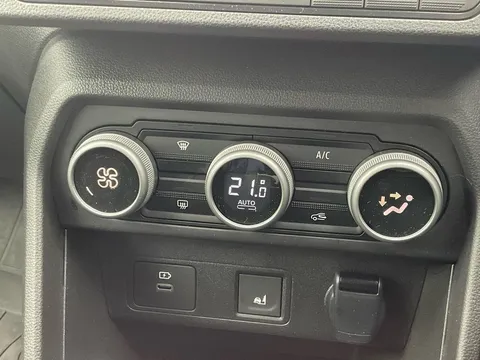 BT74JHY Dacia Jogger 1.6 HEV Extreme 5dr Auto Thumbnail #33