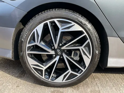 19 of 39 for Hyundai Ioniq 6 168kW Premium 77kWh 4dr Auto ⭐CAMERA⭐SENSORS⭐HEATED SEATS⭐