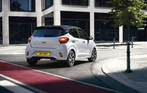  Hyundai i10 Hatchback 1.0 (63) Advance 5Dr Nav Thumbnail #2