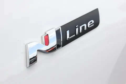 DY73OUD Hyundai Tucson 1.6 TGDi Plug-in Hybrid N Line 5dr 4WD Auto Thumbnail #31