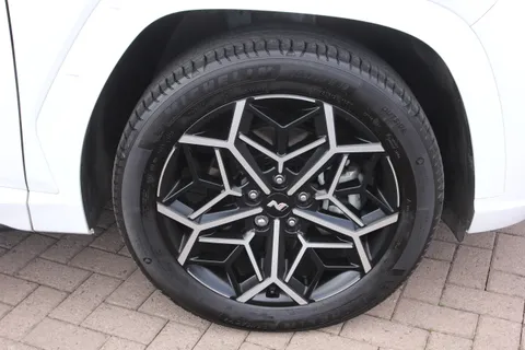 DY73OUD Hyundai Tucson 1.6 TGDi Plug-in Hybrid N Line 5dr 4WD Auto Thumbnail #11