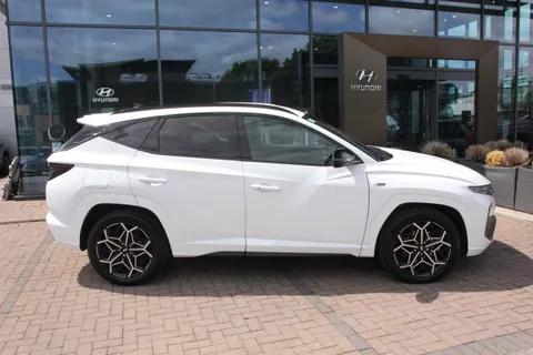 DY73OUD Hyundai Tucson 1.6 TGDi Plug-in Hybrid N Line 5dr 4WD Auto Thumbnail #5