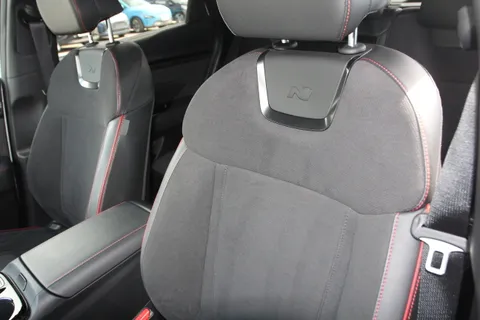 DY73OUD Hyundai Tucson 1.6 TGDi Plug-in Hybrid N Line 5dr 4WD Auto Thumbnail #9