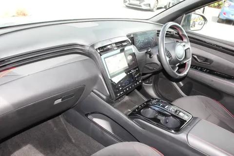 DY73OUD Hyundai Tucson 1.6 TGDi Plug-in Hybrid N Line 5dr 4WD Auto Thumbnail #3