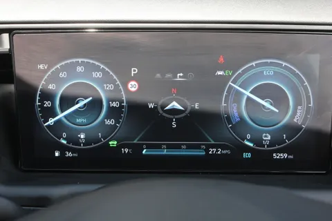 DY73OUD Hyundai Tucson 1.6 TGDi Plug-in Hybrid N Line 5dr 4WD Auto Thumbnail #15