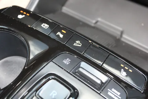 DY73OUD Hyundai Tucson 1.6 TGDi Plug-in Hybrid N Line 5dr 4WD Auto Thumbnail #21