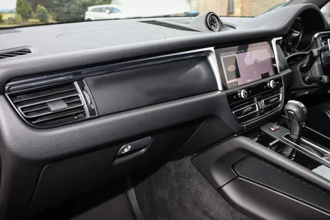 BA73XFC Porsche Macan T 5dr PDK Thumbnail #13