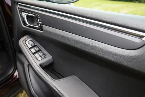 BA73XFC Porsche Macan T 5dr PDK Thumbnail #18