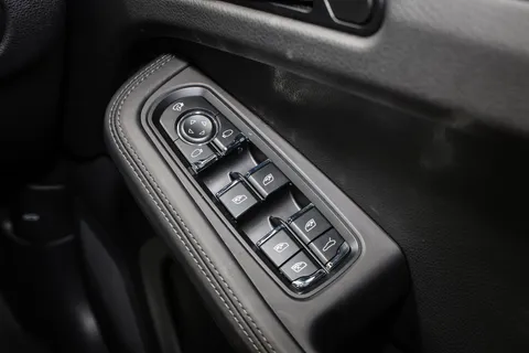 BA73XFC Porsche Macan T 5dr PDK Thumbnail #29