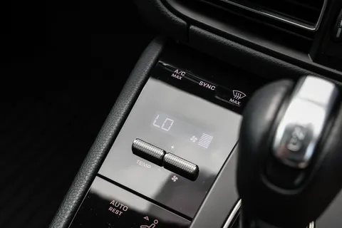 BA73XFC Porsche Macan T 5dr PDK Thumbnail #36