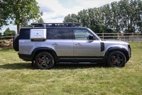 CJ73HCN Land Rover Defender 3.0 D300 X 130 5dr Auto [8 Seat] Thumbnail #8