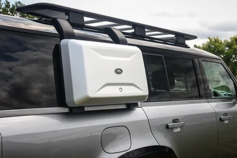 CJ73HCN Land Rover Defender 3.0 D300 X 130 5dr Auto [8 Seat] Thumbnail #10