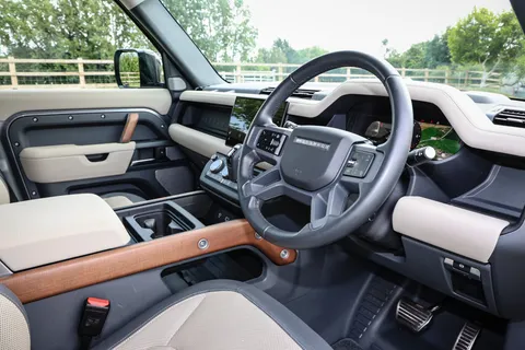CJ73HCN Land Rover Defender 3.0 D300 X 130 5dr Auto [8 Seat] Thumbnail #28