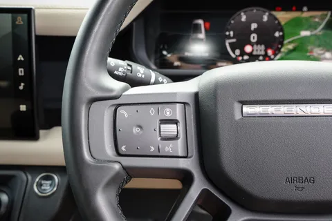 CJ73HCN Land Rover Defender 3.0 D300 X 130 5dr Auto [8 Seat] Thumbnail #35