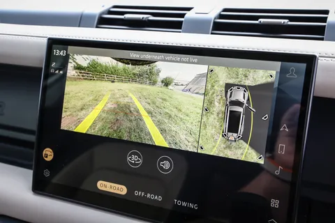 CJ73HCN Land Rover Defender 3.0 D300 X 130 5dr Auto [8 Seat] Thumbnail #37