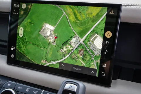 CJ73HCN Land Rover Defender 3.0 D300 X 130 5dr Auto [8 Seat] Thumbnail #38