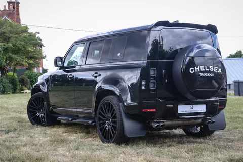 GN22WJL Land Rover Defender 5.0 P525 V8 110 5dr Auto Thumbnail #2