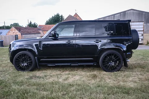 GN22WJL Land Rover Defender 5.0 P525 V8 110 5dr Auto Thumbnail #3