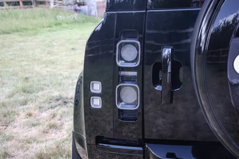 GN22WJL Land Rover Defender 5.0 P525 V8 110 5dr Auto Thumbnail #12