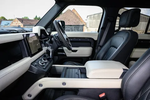 GN22WJL Land Rover Defender 5.0 P525 V8 110 5dr Auto Thumbnail #15