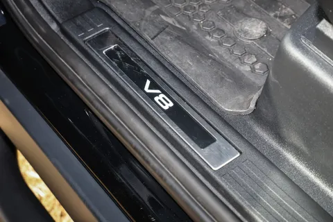 GN22WJL Land Rover Defender 5.0 P525 V8 110 5dr Auto Thumbnail #22