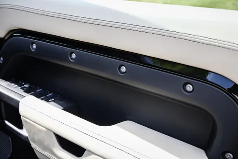 GN22WJL Land Rover Defender 5.0 P525 V8 110 5dr Auto Thumbnail #27