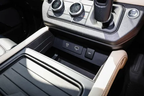 GN22WJL Land Rover Defender 5.0 P525 V8 110 5dr Auto Thumbnail #34