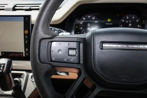 GN22WJL Land Rover Defender 5.0 P525 V8 110 5dr Auto Thumbnail #35