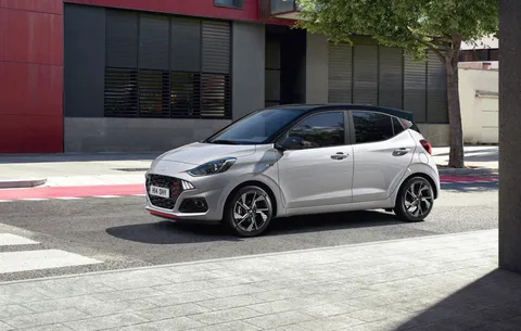 Hyundai i10 1.0 Premium 5dr [Nav]  Thumbnail #3